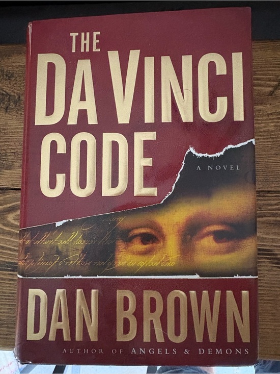 DaVinci Other - The Da Vinci Code by Dan Brown - Red & Gold Hardcover Great Condition 2003
